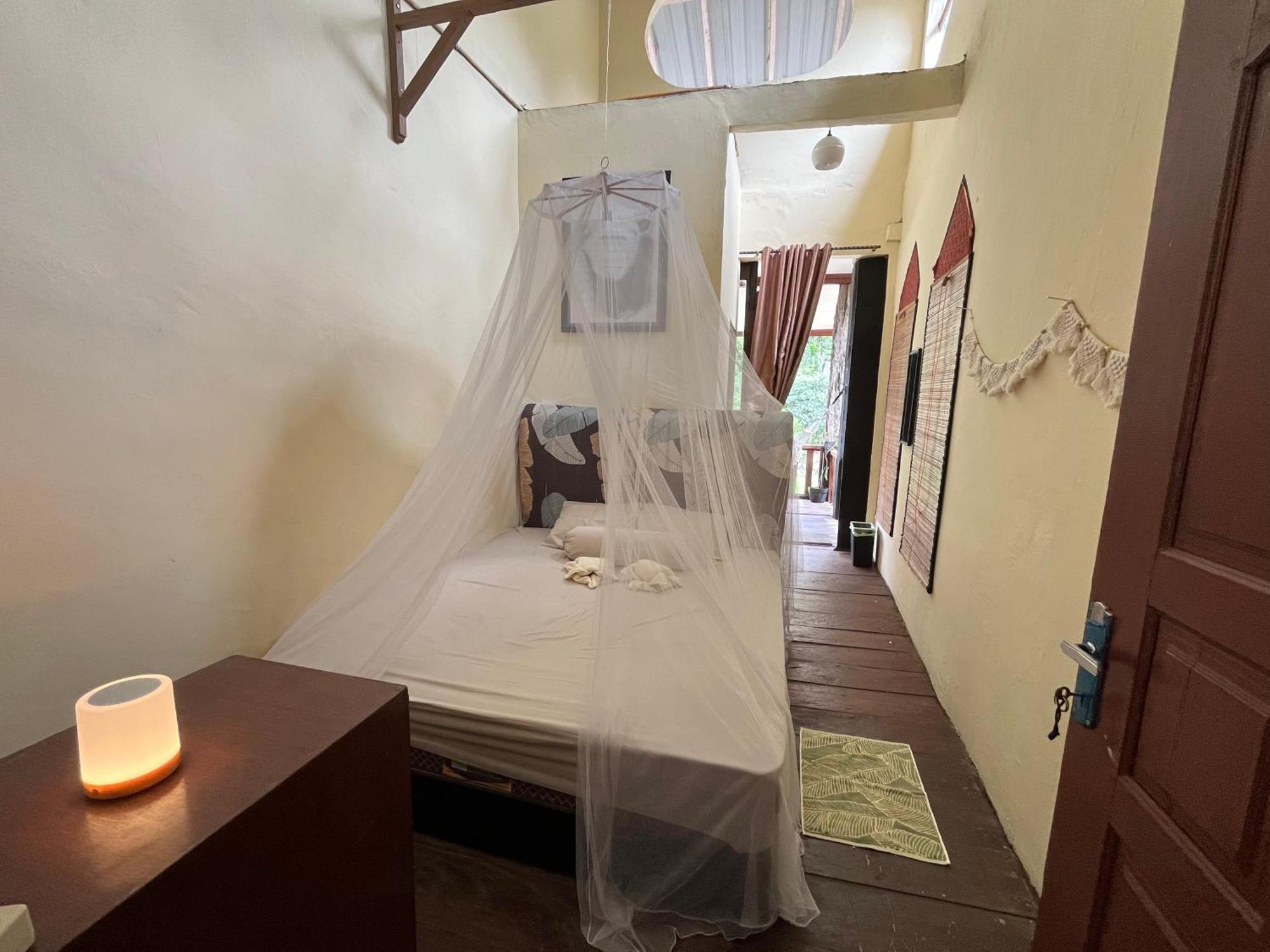 Charlys Little House Hotel Bukit Lawang Exterior photo