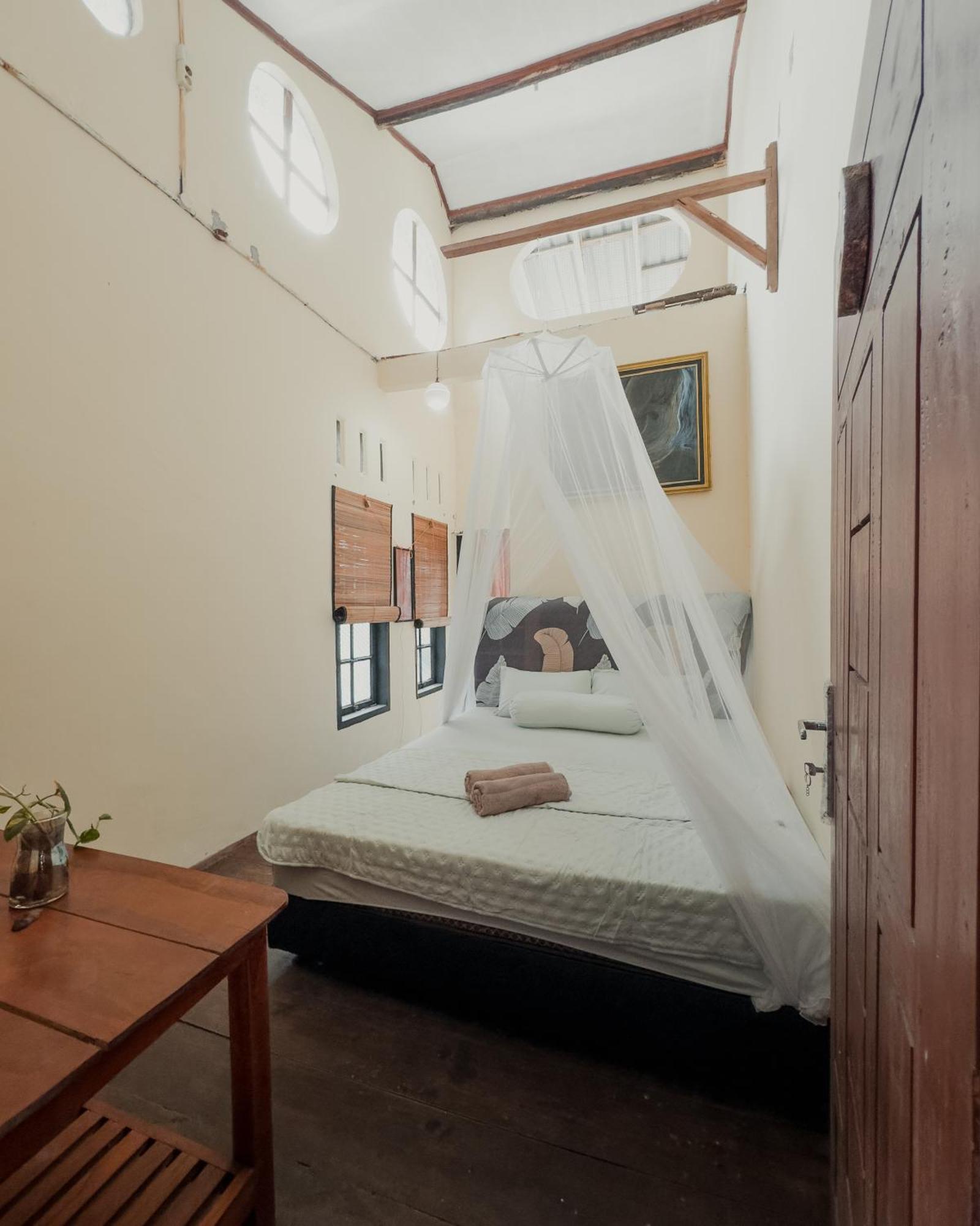 Charlys Little House Hotel Bukit Lawang Exterior photo