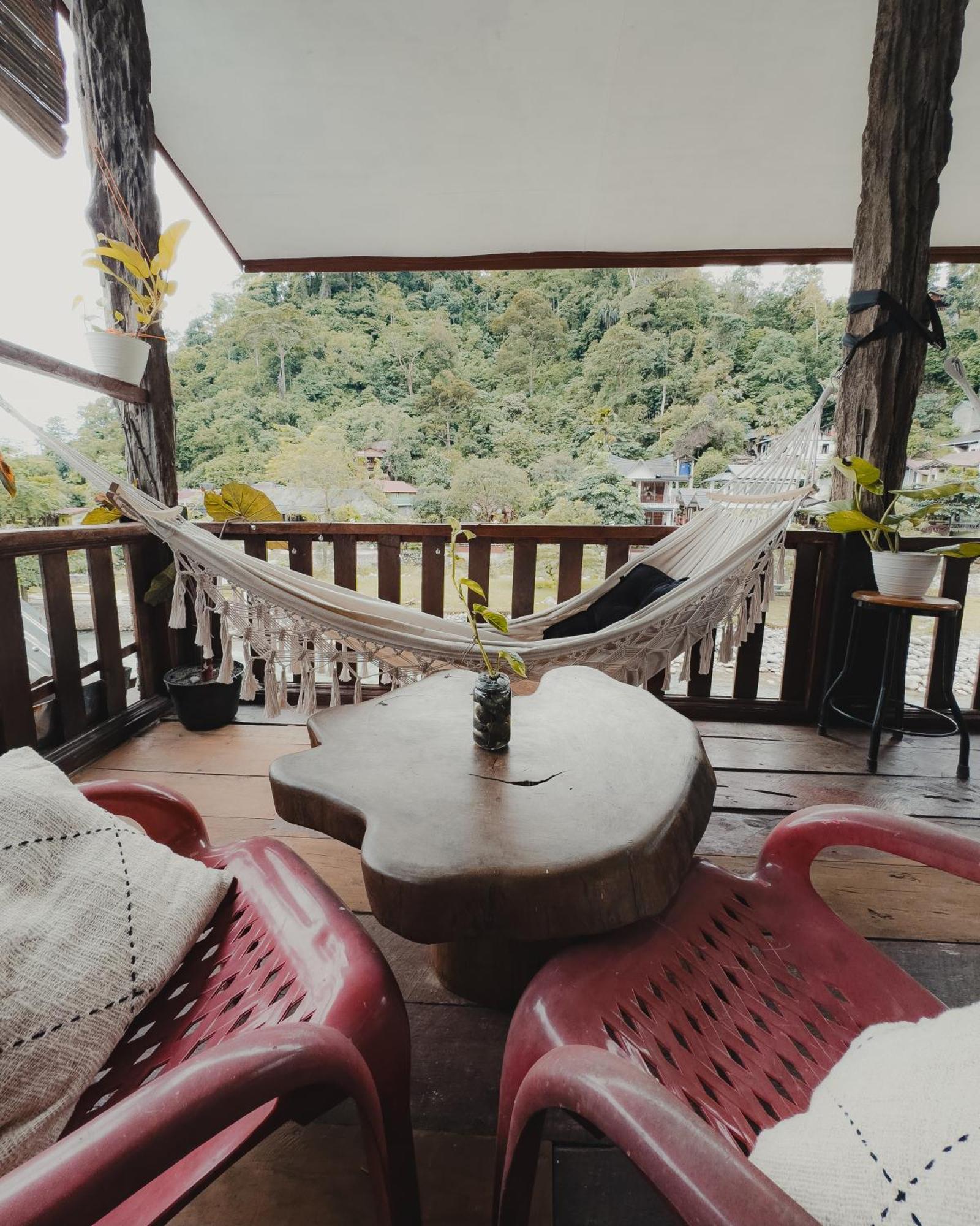 Charlys Little House Hotel Bukit Lawang Exterior photo